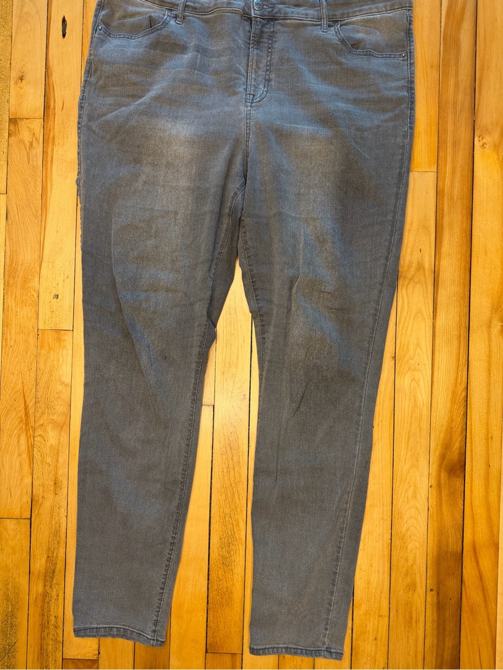 Women's Gray Stretch Jeans - old navy Slim Fit.